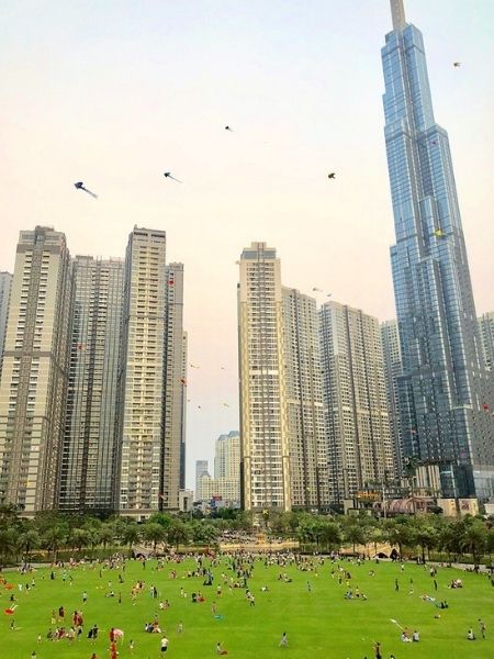 Cong Vien Vinhomes Central Park 6